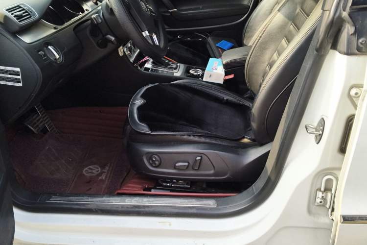 Used Volkswagen FAW-Volkswagen CC 2013 1.8TSI Prestige Model Left Front Seat