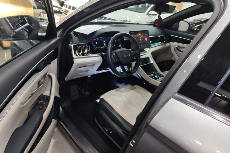 Used BYD Song PLUS New Energy 2024 HONOR Edition DM-i 71km Luxury Model
