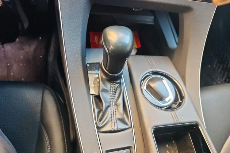 Used Toyota Avalon 2019 2.0L XLE Premium Edition China VI
