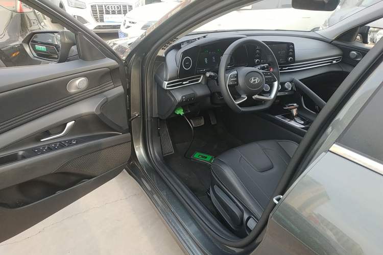 Used Hyundai Elantra 2023 1.5L CVT GLX Elite Edition Driver Seat