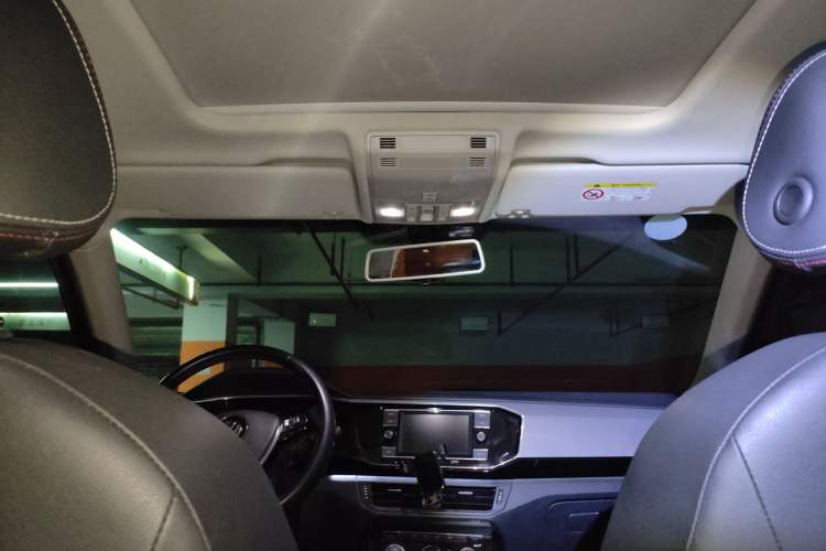 Used Volkswagen Tayron 2019 330TSI Two-Wheel Drive Luxury Model China VI Standard Headliner