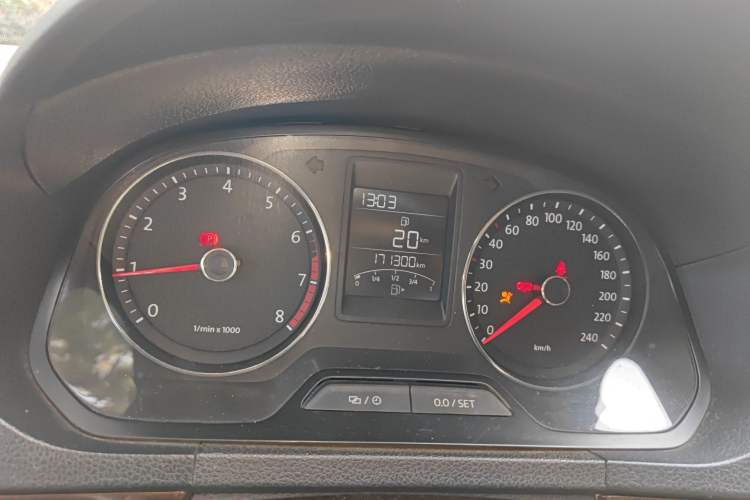 Used Volkswagen Jetta 2013 1.6L Manual Comfort Model Odometer Close Up