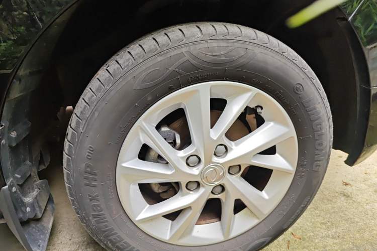 Used FORTHING Lingzhi PLUS 2021 2.0L Manual Luxury 9-Seater Right Front Wheel Hub