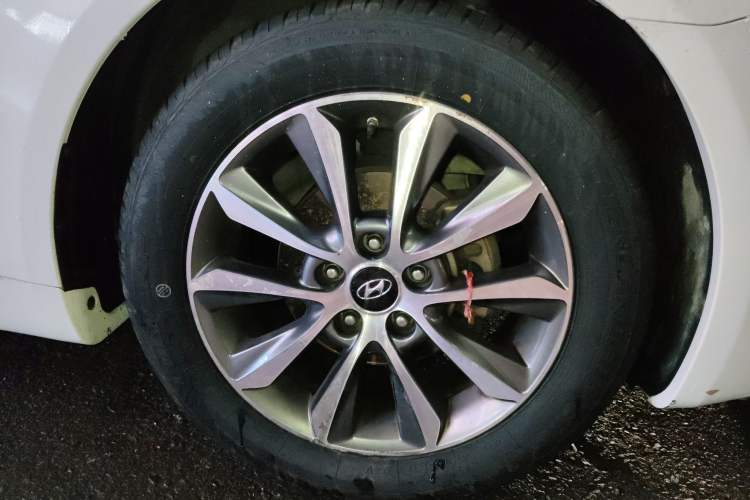 Used Hyundai Sonata 2013 2.4L Automatic Leading Edition China IV Standard
