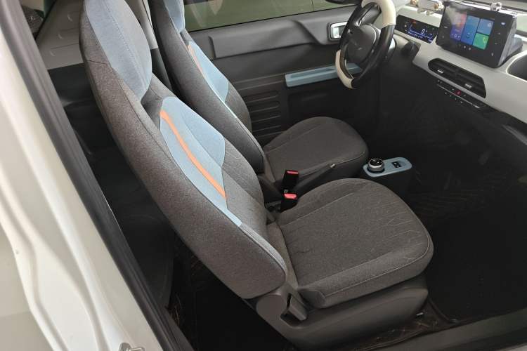 Used Geely Galaxy Panda 2023 Panda Mini 200km Endurance Bear Right Front Seat