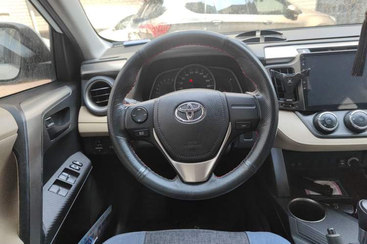 Used Toyota RAV4 2013 2.0L CVT Two-Wheel Drive Urban Edition
