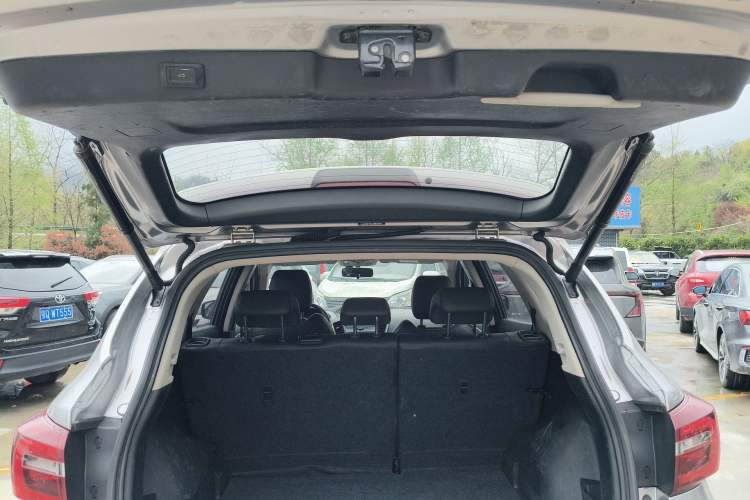 Used Dongfeng Aeolus AX7 2018 Classic 1.6T Automatic Luxury Model Trunk