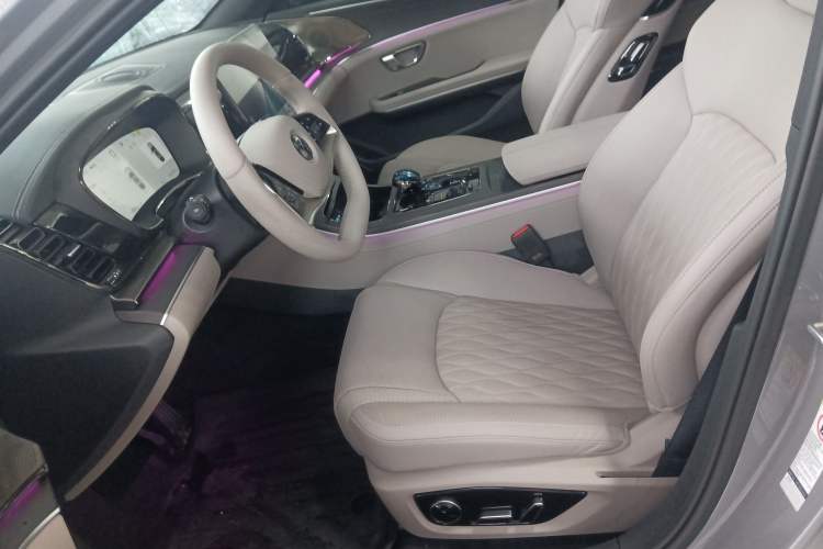 Used BYD Han 2025 DM-i Intelligent Driving Edition 125KM LiDAR Flagship Model Left Front Seat