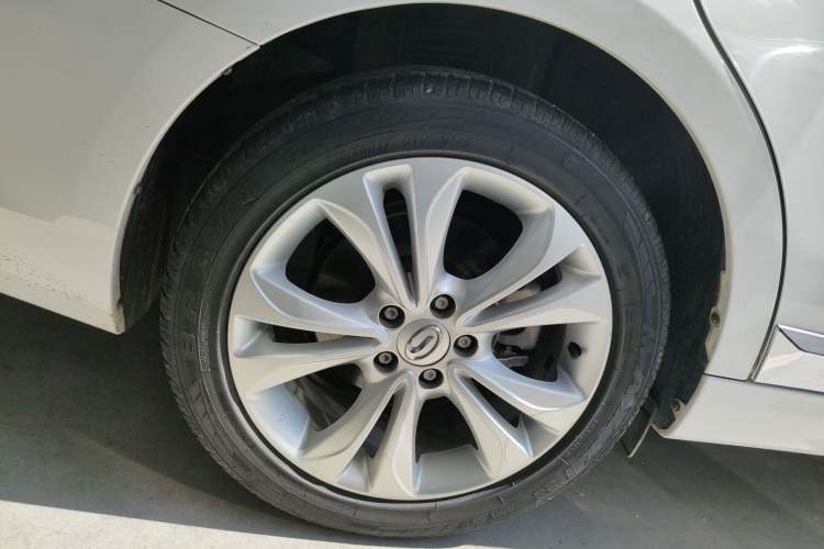 Used GAC Trumpchi GA6 2016 235T DCT Elite Edition Exterior 8