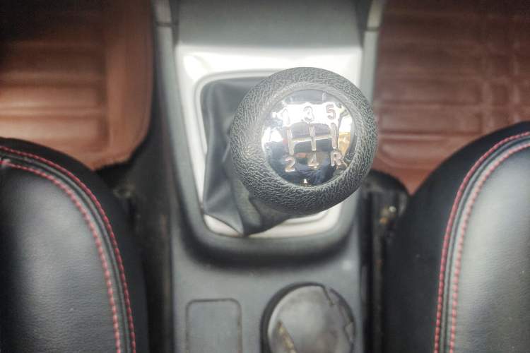 Used CHANGAN KAICHENG Ounuo S 2015 1.5L Jin Ouno Standard Model Gear Lever