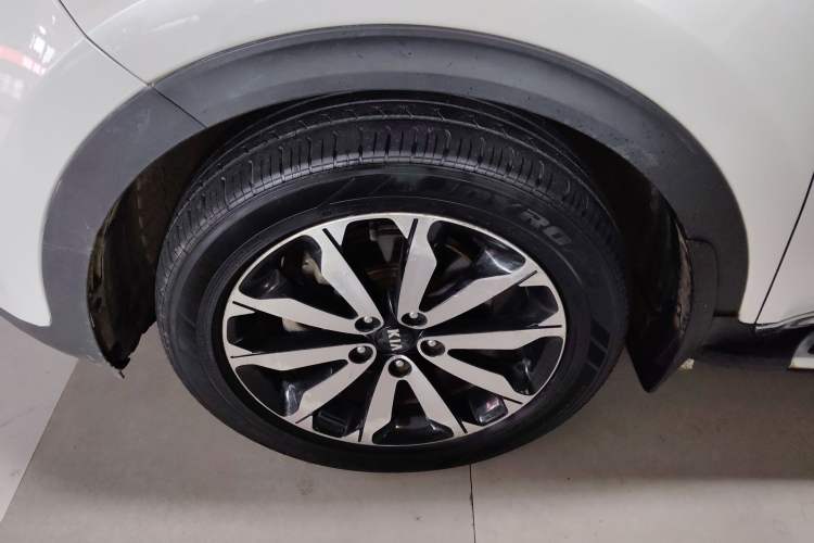 Used Kia KX5 2016 1.6T Automatic Two-Wheel Drive DLX Left Front Wheel Hub