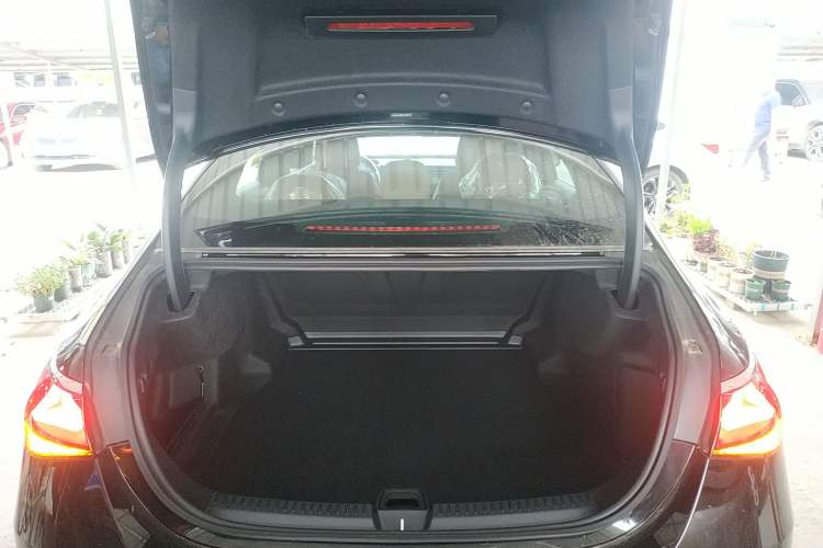 Used Mercedes-Benz E-Class 2026 E 300 L Luxury Trunk