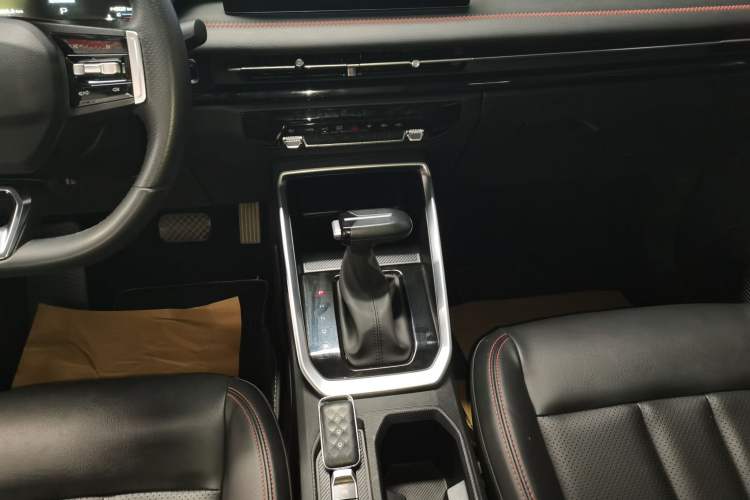 Used Wuling Alvez 2022 1.5T CVT Trendy & Cool Edition
