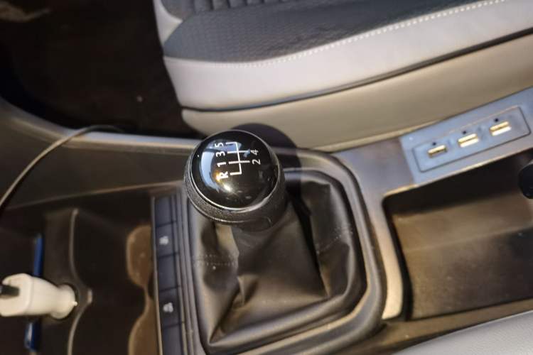 Used Volkswagen Santana 2021 1.5L Manual Fashion Edition Gear Lever