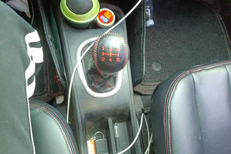 Used CHANGAN CX20 2014 1.4L Manual Sunroof Navigation Version – China IV Standard
