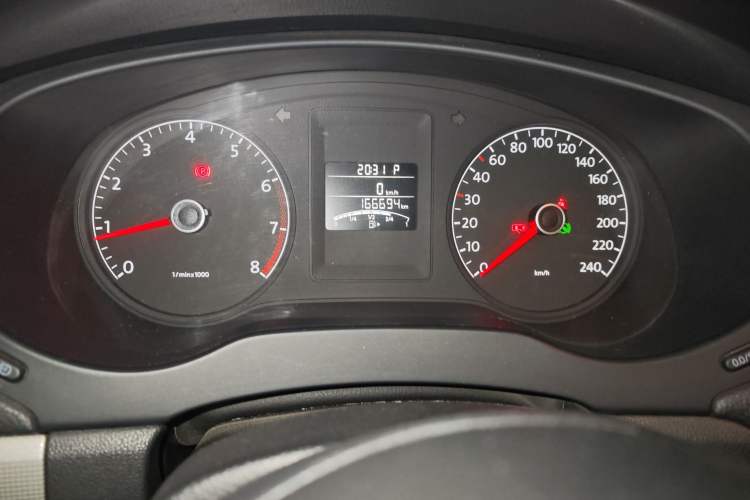 Used Volkswagen Sagitar 2012 1.6L Automatic Comfort Edition Instrument Cluster