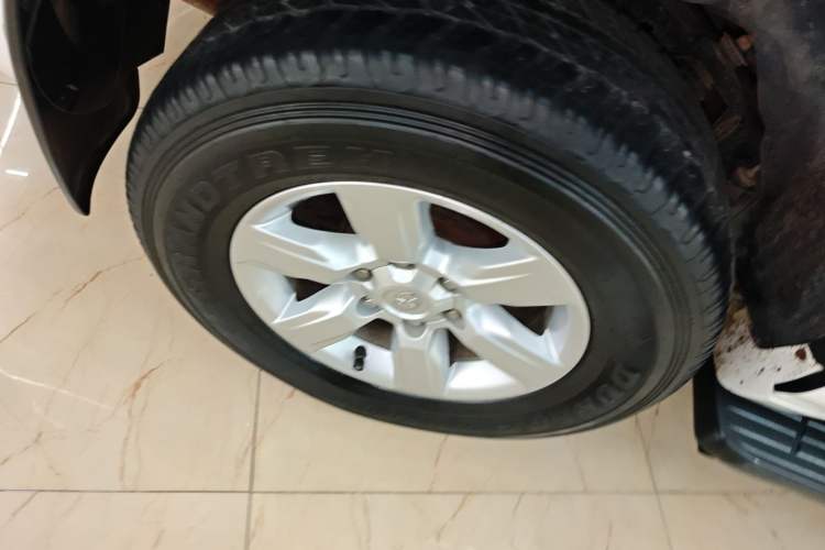 Used Toyota Prado 2016 2.7L Automatic Standard Edition Exterior 5