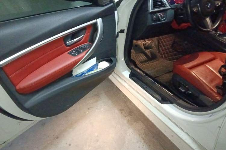 Used BMW 3 Series 2019 320i M Sport Night Edition Driver Seat