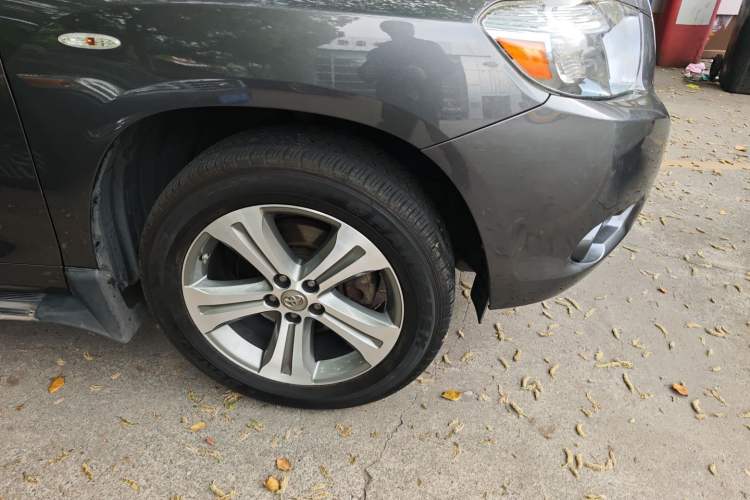 Used Toyota Highlander 2011 2.7L Two-Wheel Drive 7-Seater Luxury Navigation Edition