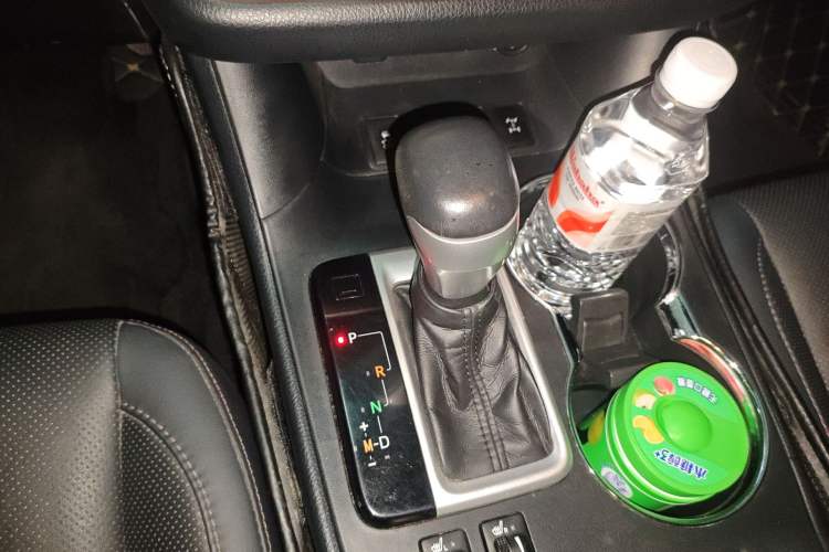 Used Toyota Highlander 2018 2.0T Four-Wheel Drive Prestige Version 7 Seats China V Emission Standard