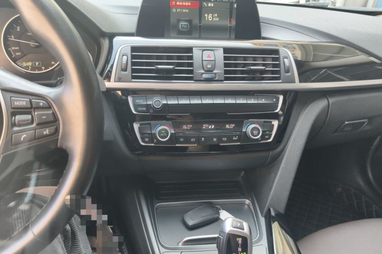 Used BMW 3 Series 2018 320Li Fashion Model Audio And AC Panel
