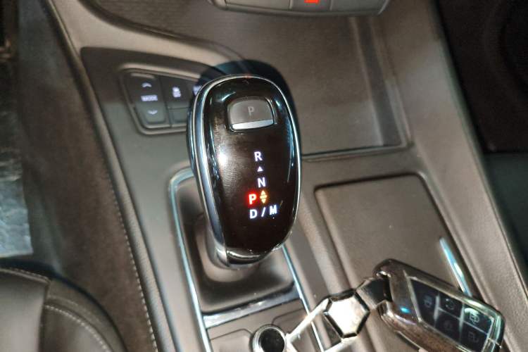 Used Cadillac CT5 2020 28T Fashion Edition Gear Lever