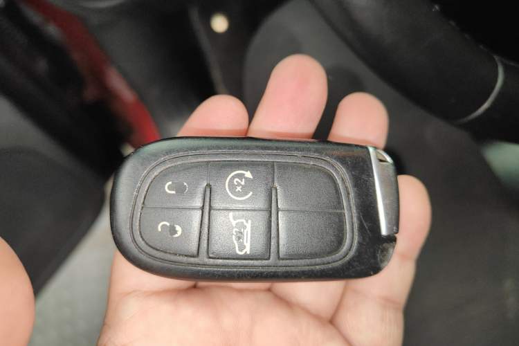 Used Jeep Cherokee 2017 2.4L Superior Edition Vehicle Key