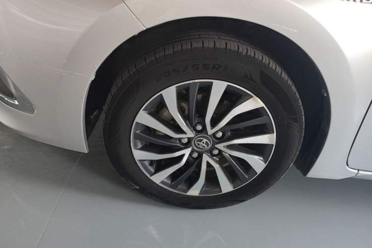 Used Toyota Corolla 2017 Revised Dual-Engine 1.8L E-CVT Leading Edition
