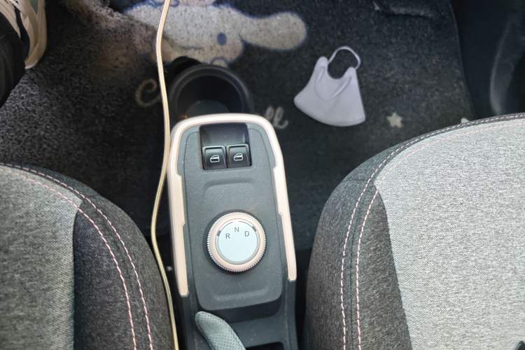 Used Chery QQ Ice Cream 2022 170km Sundae Phosphate Lithium-Ion
