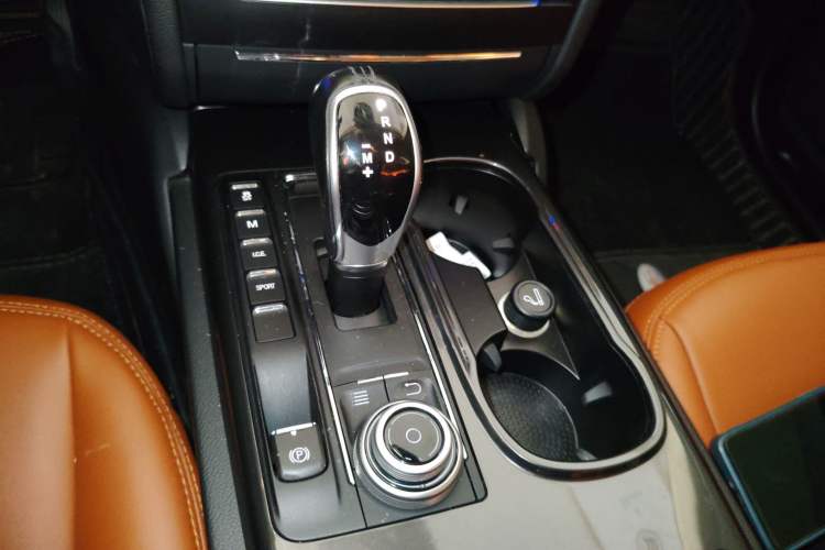 Used Maserati Ghibli 2017 3.0T Standard Edition Gear Lever