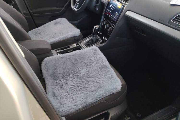 Used Volkswagen Golf 2018 1.6L Automatic Fashion Model