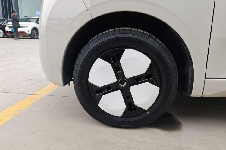 Used Wuling Hongguang MINIEV 2024 3rd Generation 215km Advanced Version
