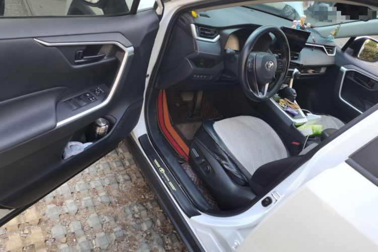 Used Toyota RAV4 2023 Dual-Motor 2.5L E-CVT Two-Wheel Drive Elite Edition
