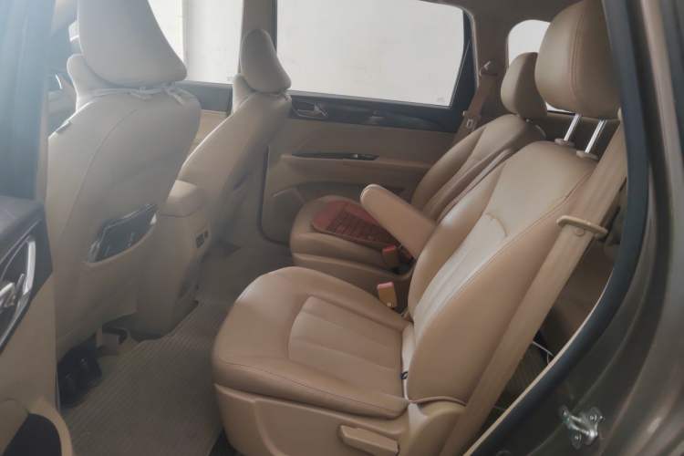 Used Baojun 730 2016 1.5T Manual Luxury Edition 7 Seats