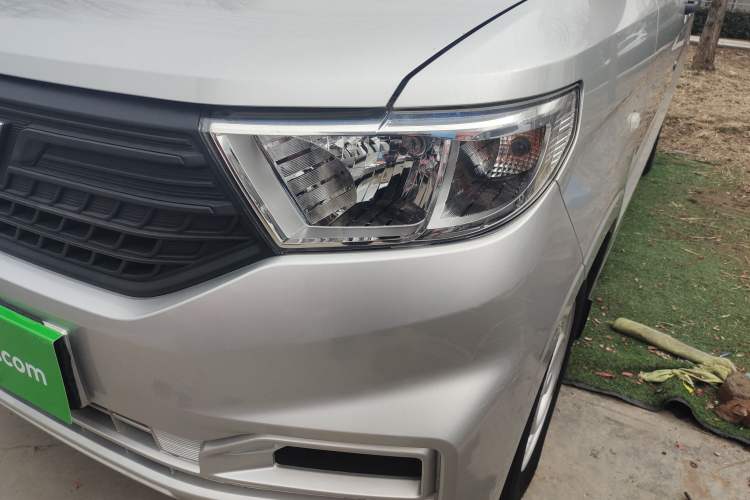 Used Wuling Hongguang V 2019 1.5L Base Version China VI LAR