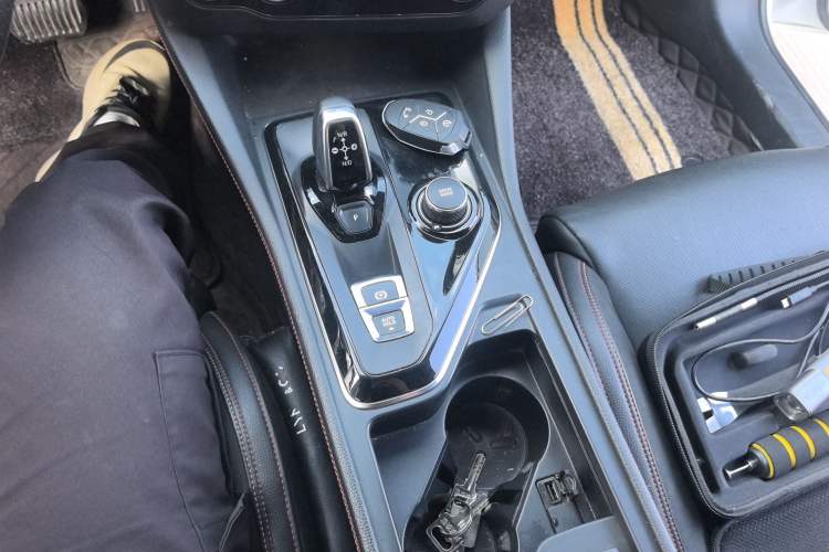 Used Lynk & Co 03 2019 2.0TD Automatic Jing Pro Edition Gear Lever