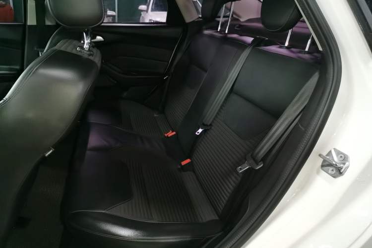 Used Ford Focus 2017 Sedan 1.6L Automatic Fashion Edition Smart Drive Version
