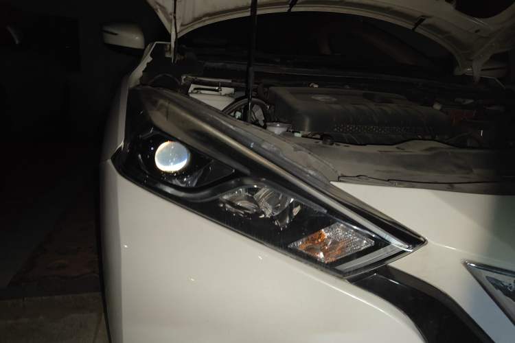 Used Nissan Lannia 2019 1.6L CVT Cool Edition China VI Right Front Headlight