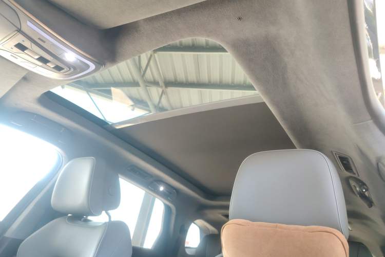 Used Denza N8 2023 Four-Wheel Drive Ultra-Hybrid Flagship Six-Seater Version