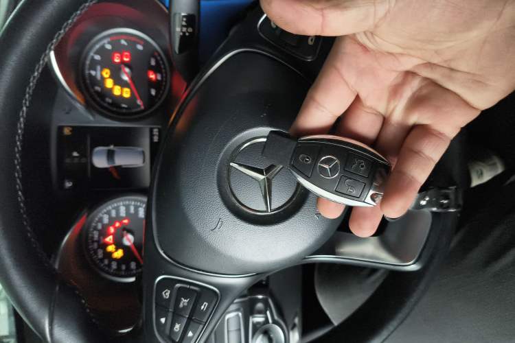 Used Mercedes-Benz GLC 2019 GLC 260 4MATIC Luxury Model
