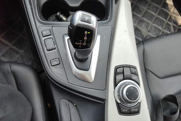 Used BMW 3 Series 2016 320Li Fashion Model Gear Lever
