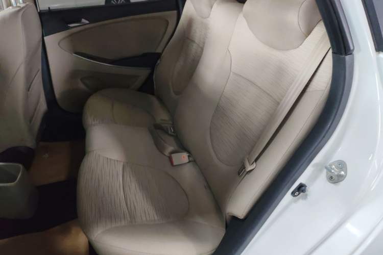 Used Hyundai Verna (older generation) 2014 1.4L Manual Smart GLS Trim Left Rear Seat