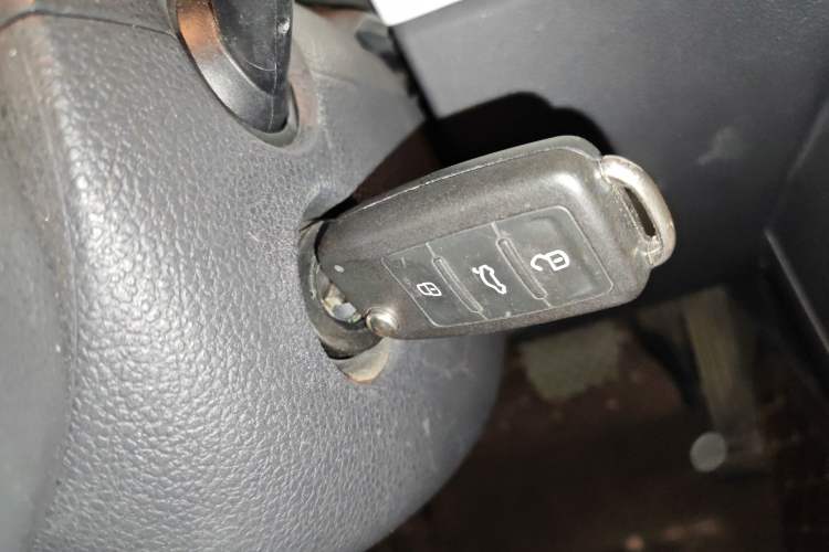 Used Volkswagen Beetle 2015 180TSI model
