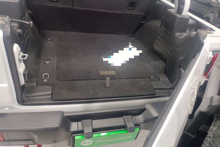 Used Jeep Wrangler 2019 2.0T Sahara Four-Door Brilliant Top Version China VI Emission Standard