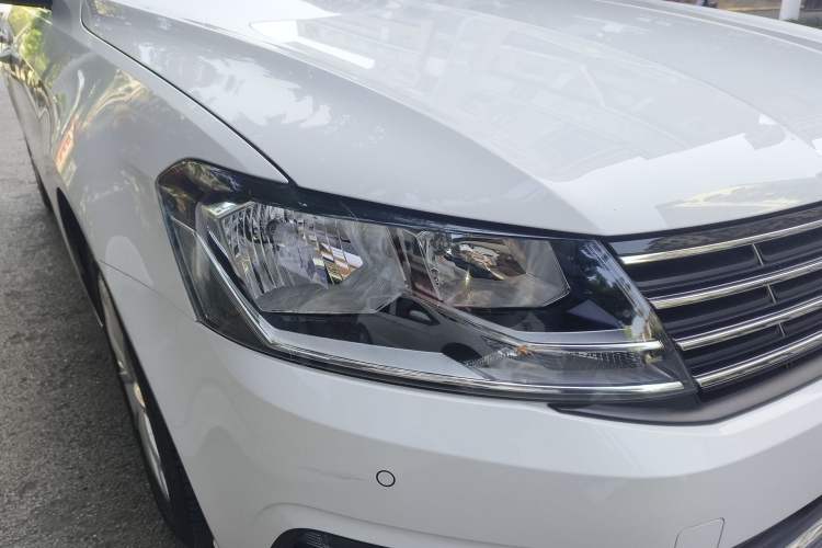 Used Volkswagen Lavida 2017 230TSI DSG Comfort Edition Right Front Headlight