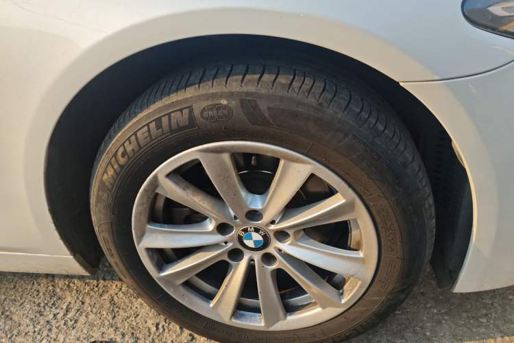 Used BMW 5 Series 2014 520Li Elegant Model
