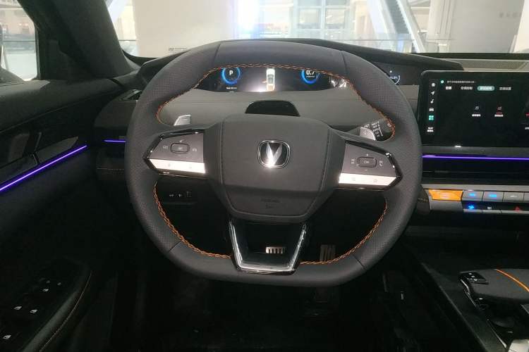 Used Changan UNI-V 2025 1.5T 500Bar Prestige Sporty Version