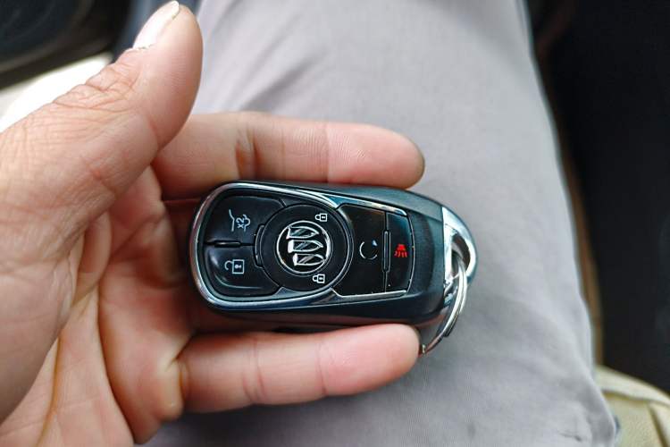 Used Buick GT 2015 15N Automatic Deluxe Edition Vehicle Key