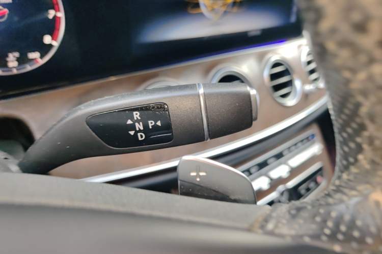 Used Mercedes-Benz E-Class 2018 E 300 L Luxury Model Gear Lever