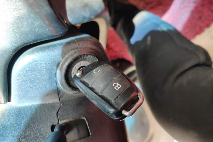 Used JAC Group Refine 2011 2.0L Shuttle Gasoline Comfort Edition HFC4GA3
